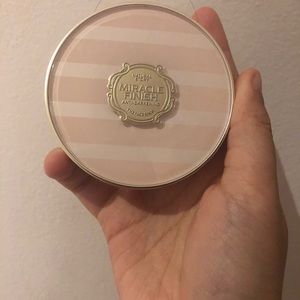 ANTI - DARKENING CUSHION